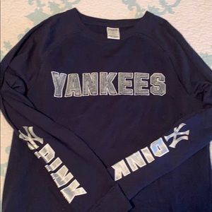 VS Yankees Sweatshirt with sequins